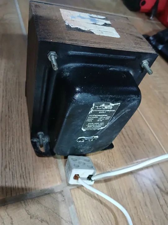 Auto transformador bivolt 120v ou 220v ou 220v 120v  - Foto 2