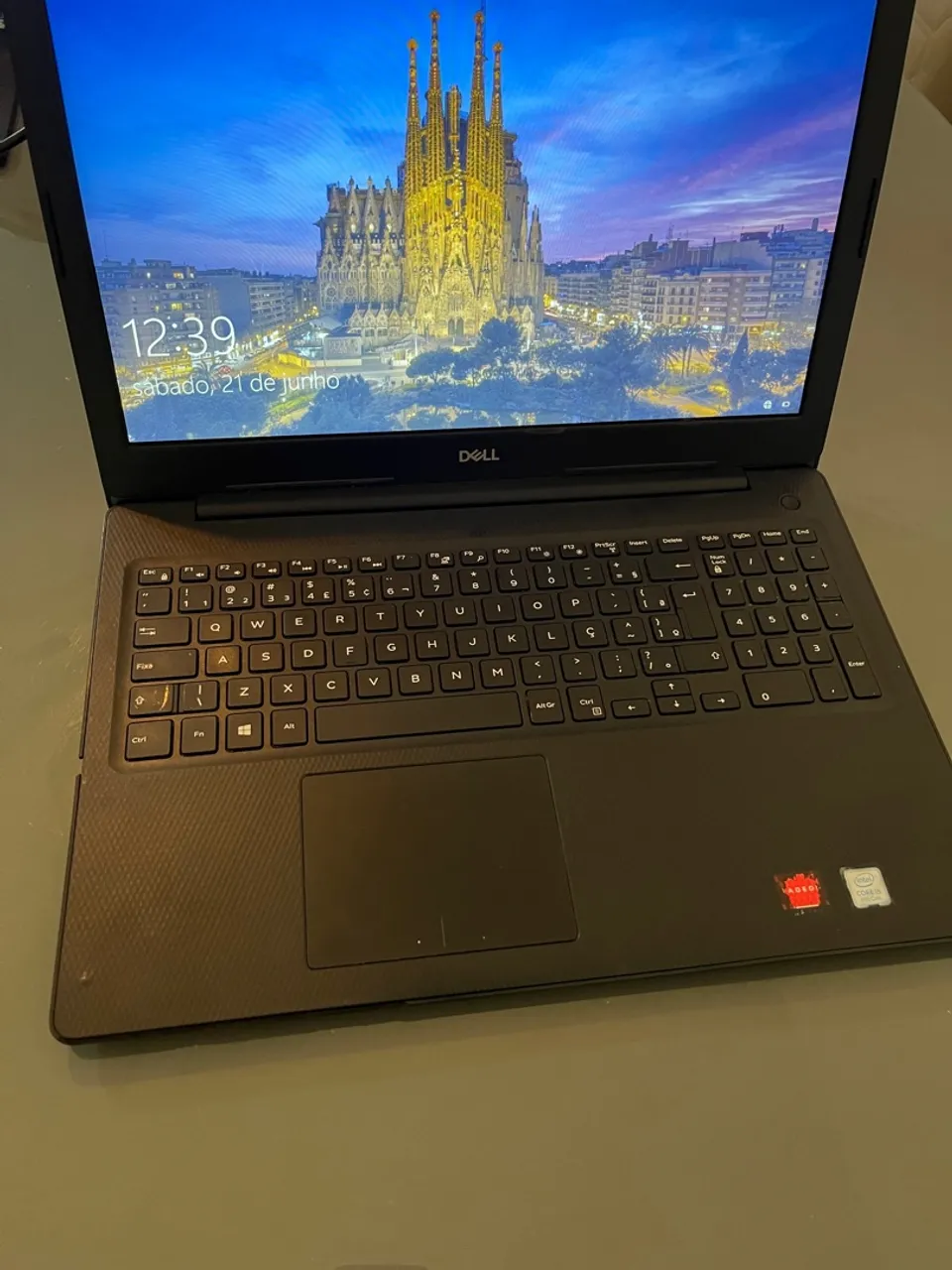 Notebook Dell com tela de 15 polegadas