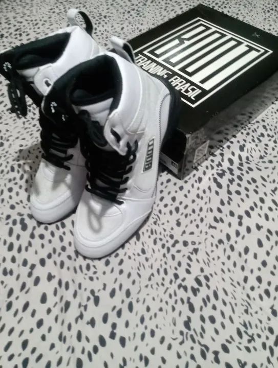 Botinha boot, nova na caixa, n 40.