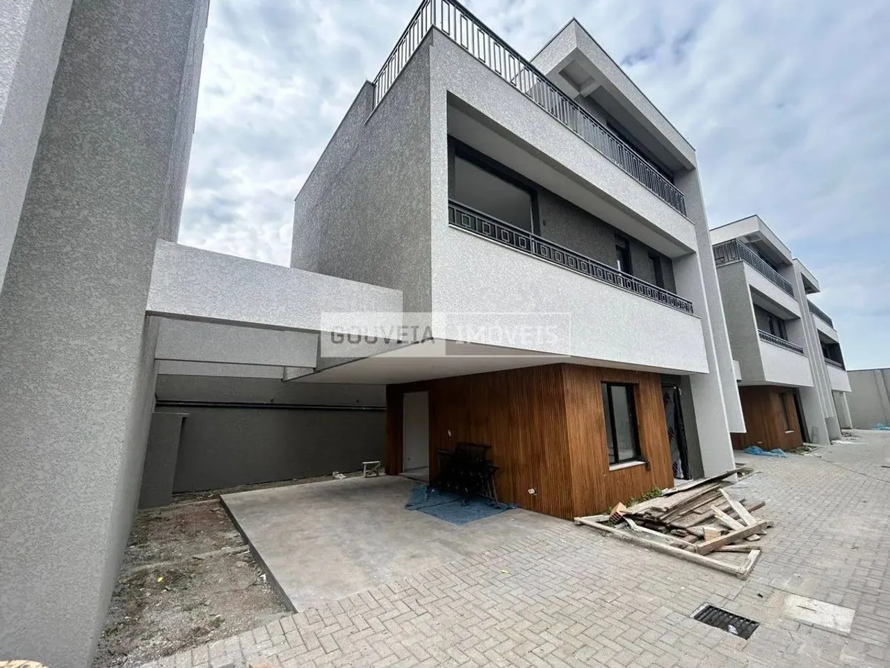 Sobrado 3 Dormitórios, 1 Suíte, 172 m², à venda a partir de R$ 1.200.000 - Bacacheri, Curi