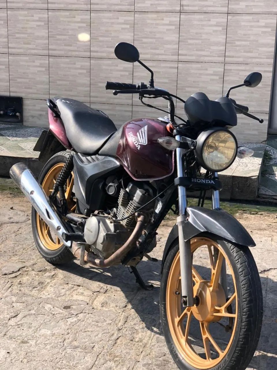 Moto muito boa só pegar e andar 