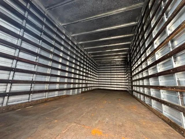 Volkswagen 15-180 Constellation com Baú 7 metros - Foto 13