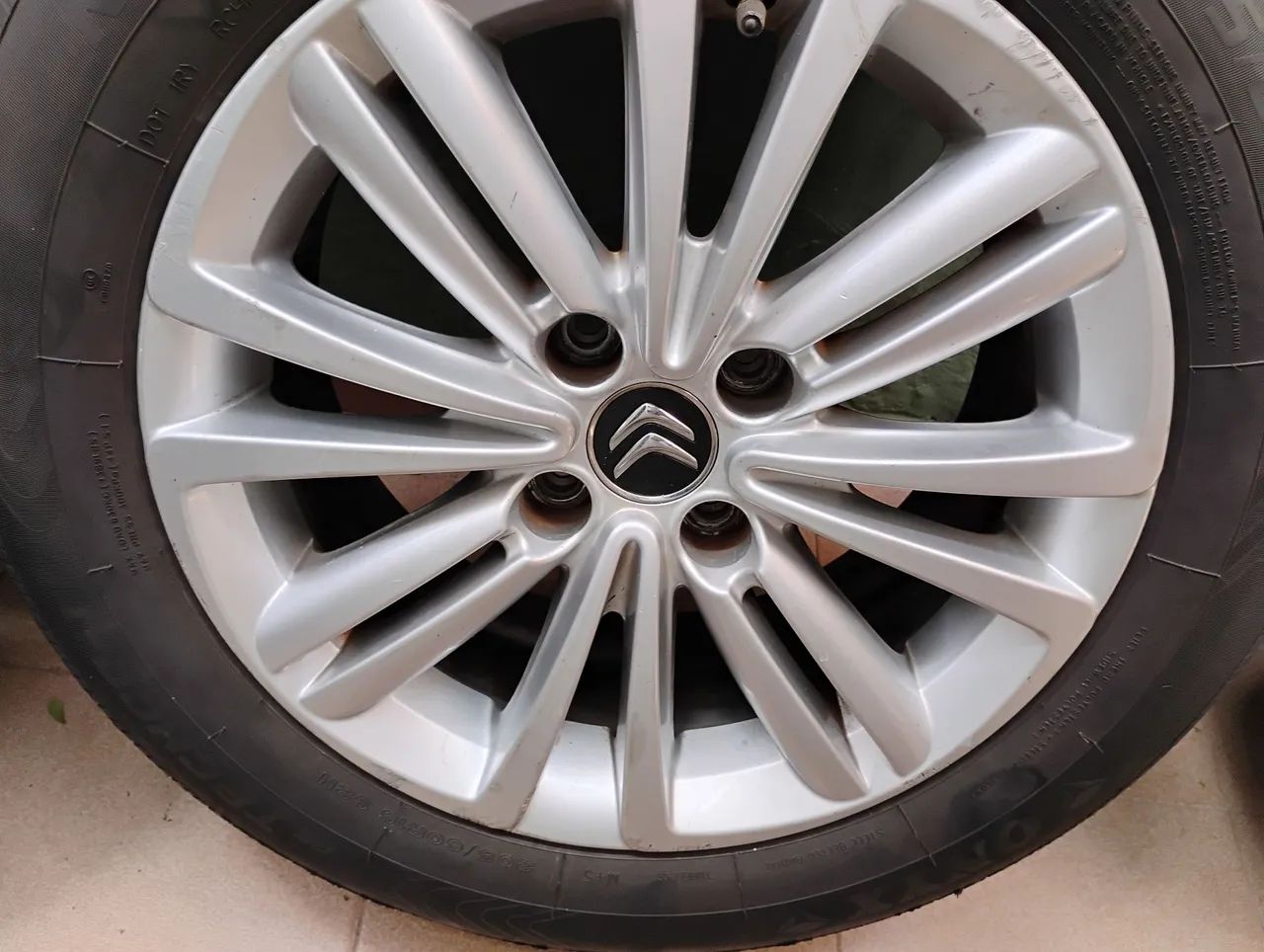 Jogo rodas aro 16 originais Citroen C4 Louge usadas  - Foto 4