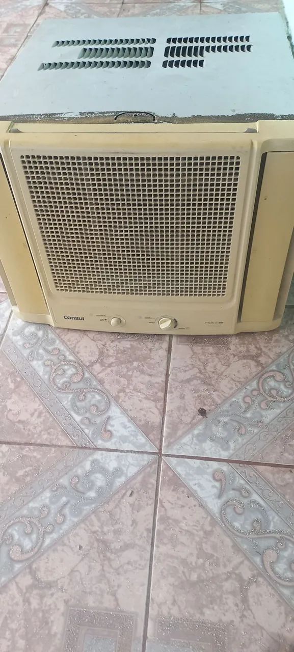 Ar Condicionado Consul Janela.10000 btu .gelando muito limpeza tudo em dia .troco por TV 