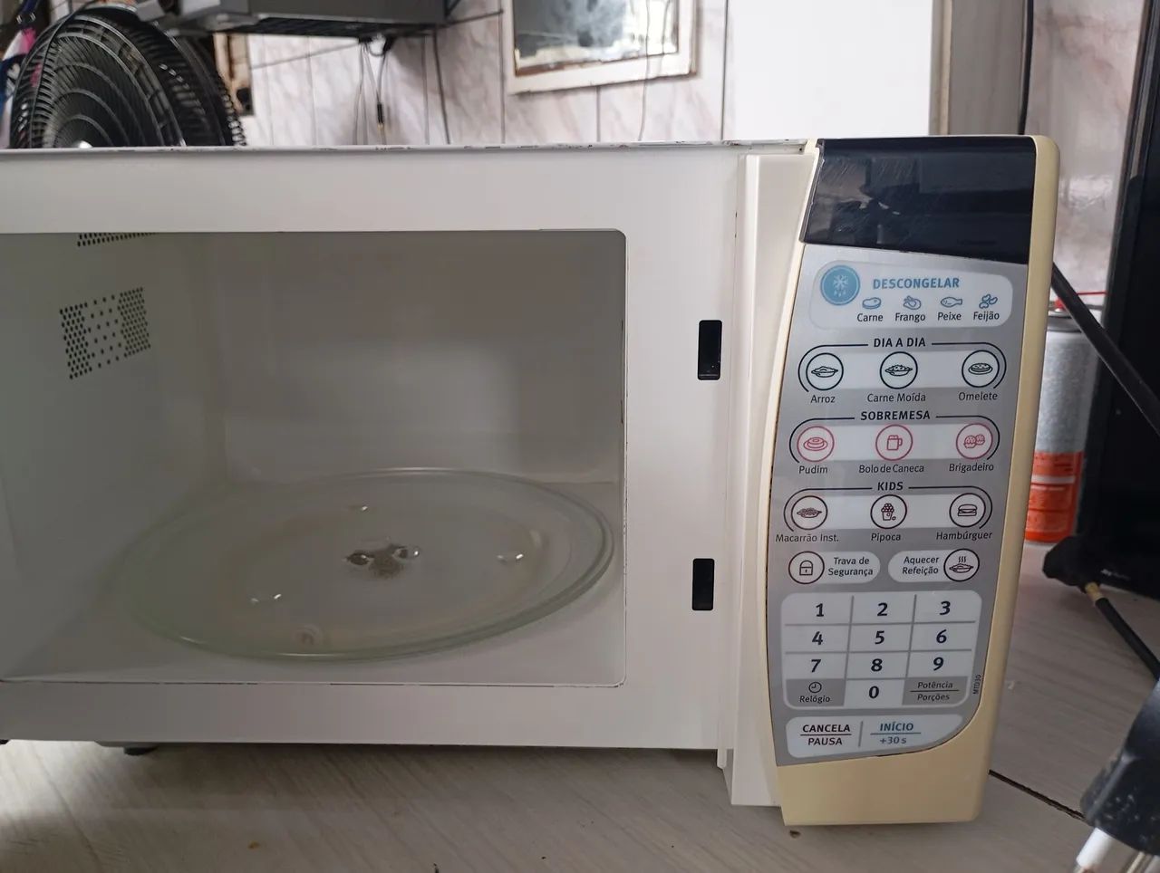 Microondas Electrolux 28 litros 220vt. - Foto 2