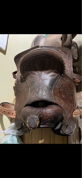 Sela de Montaria em Couro - Estilo Tradicional