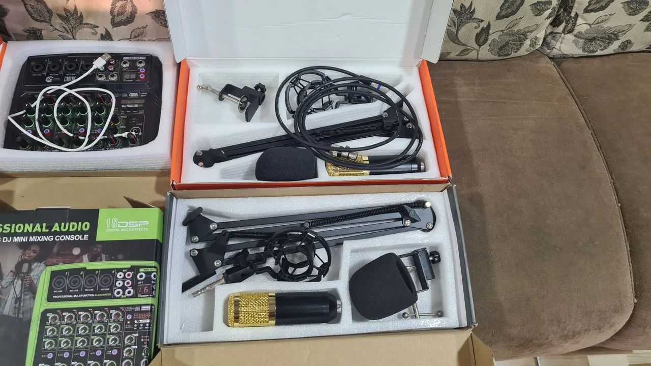 Kit Microfone Condensador + Mixer de Áudio 6 Canais  - Foto 3