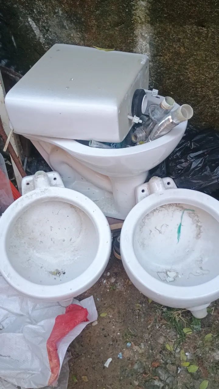 Vaso sanitário completo da marcar Deca