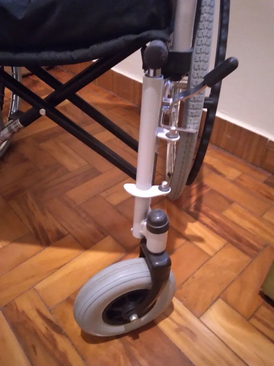 Cadeira de Rodas - Conforto e Mobilidade - Foto 4