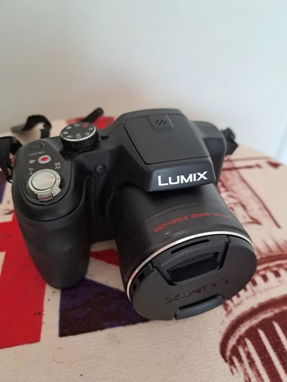 Câmera fotográfica semiprofissional Panasonic LUMIX LZ30