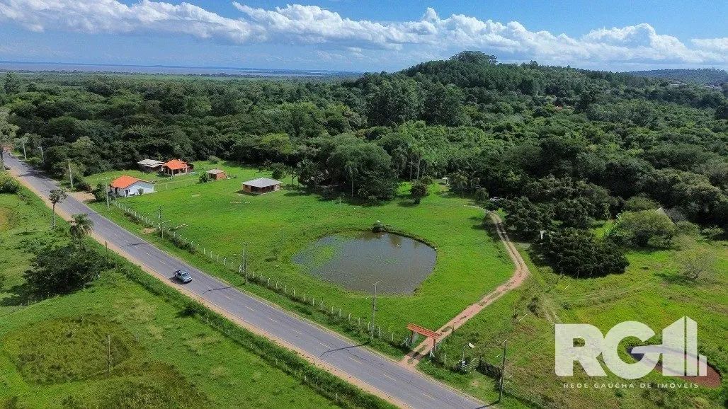Sítio à venda no bairro Lami | Lindo sítio em frente ao asfalto com 3H, conta com 3 casas, - Foto 2