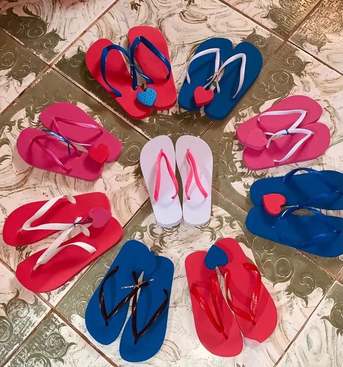 Sandálias Havaianas Coloridas - Diversas Cores - Foto 2