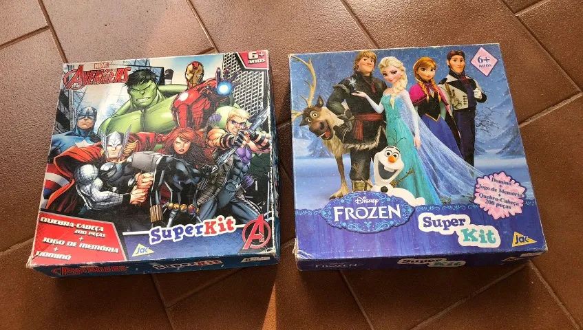 Kit Quebra Cabeças Marvel e Frozen 