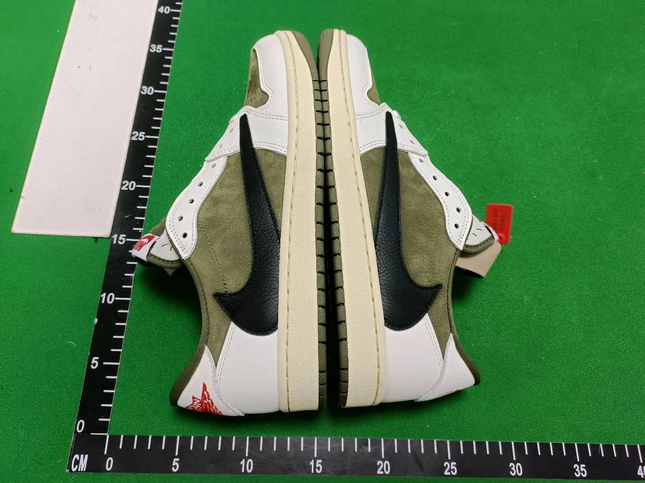 Jordan Low x travis scott Médium Olive