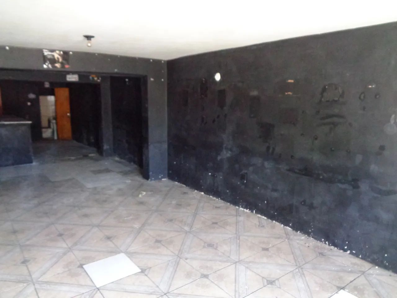 02 SALAS, COZINHA, 01 BANHEIRO. ALUGUEL: R$ 1400,00 IPTU: 06 X R$ 73,08 TX DO LIXO ISENTO  - Foto 3