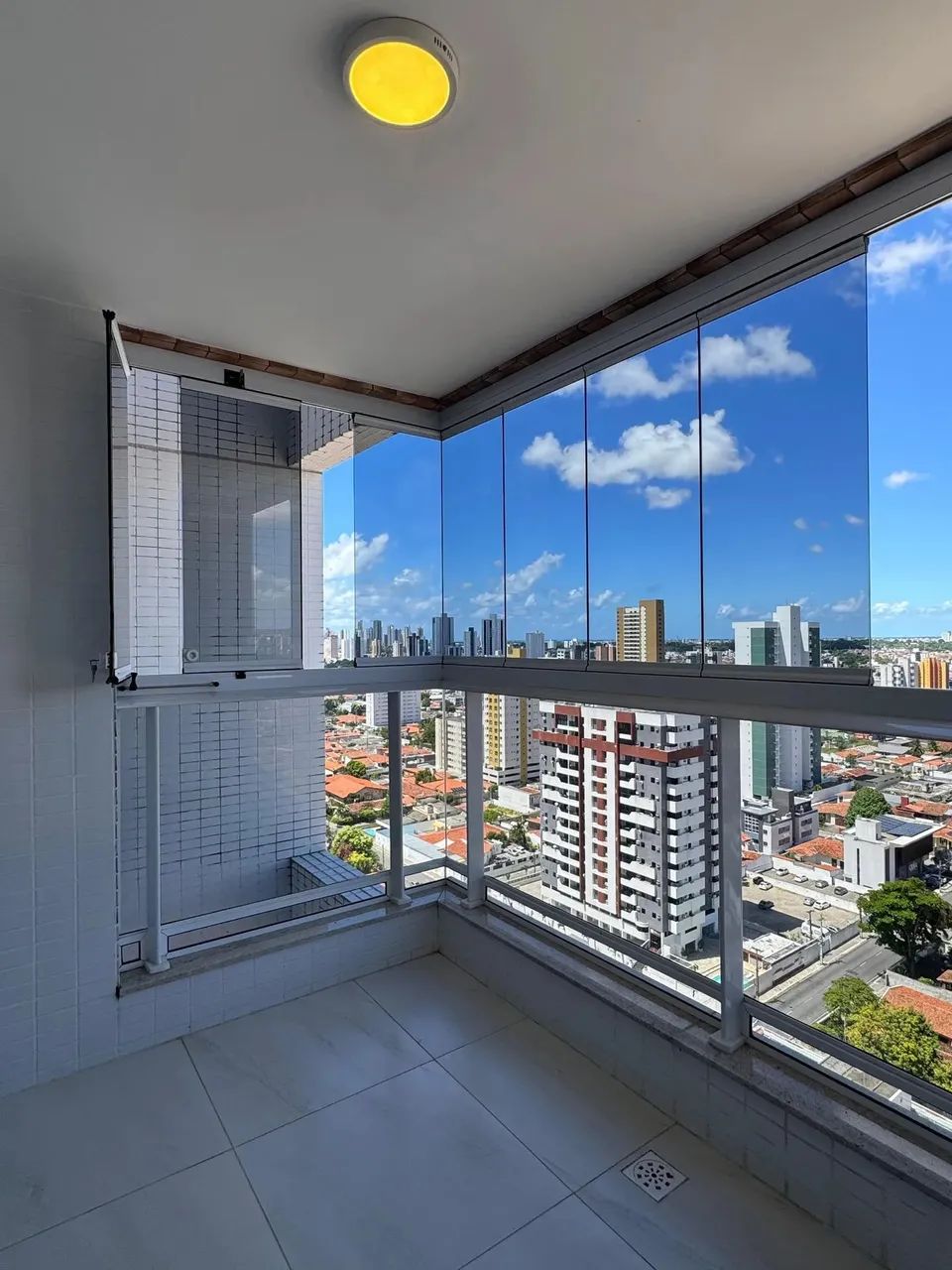 Estados - Vendo Apto. de 2 Quartos - Andar Alto - Armários Projetados - Varanda Gourmet -  - Foto 3