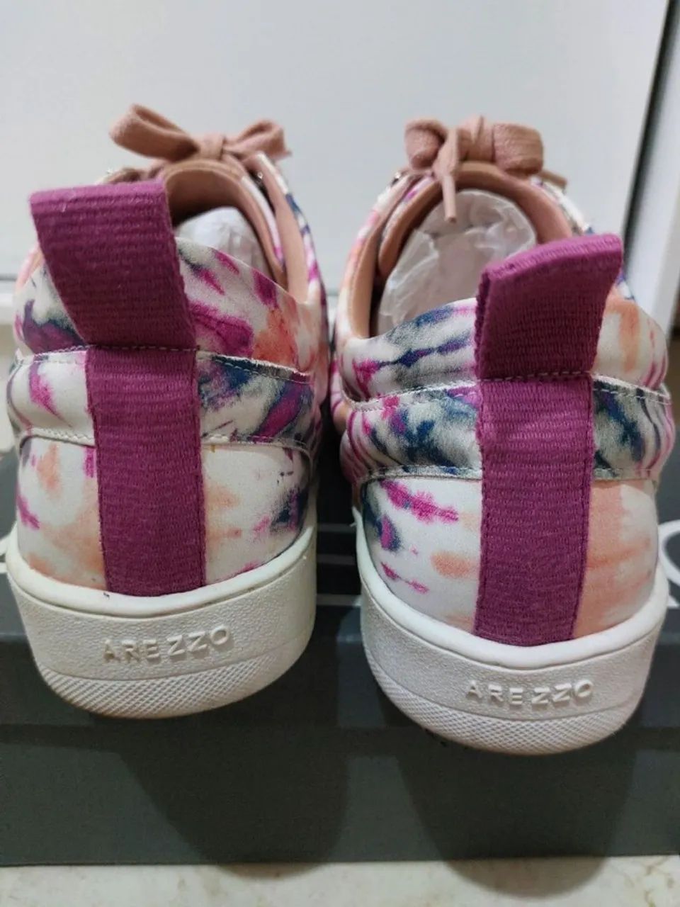 Tênis Arezzo Tie Dye Multicolorido - Tamanho 39  - Foto 4