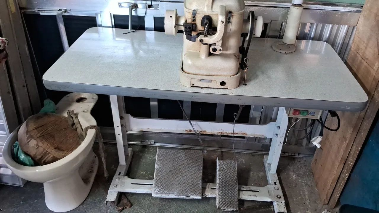 Máquina de Costura Industrial - Foto 2