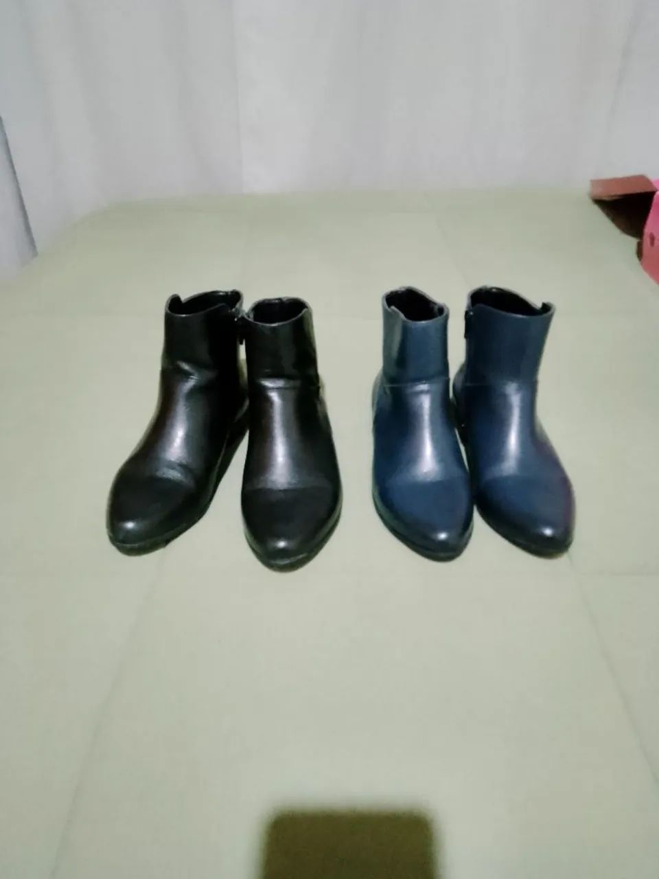 Duas botas femininas,tamanho 35, muito bem conservadas - Foto 2