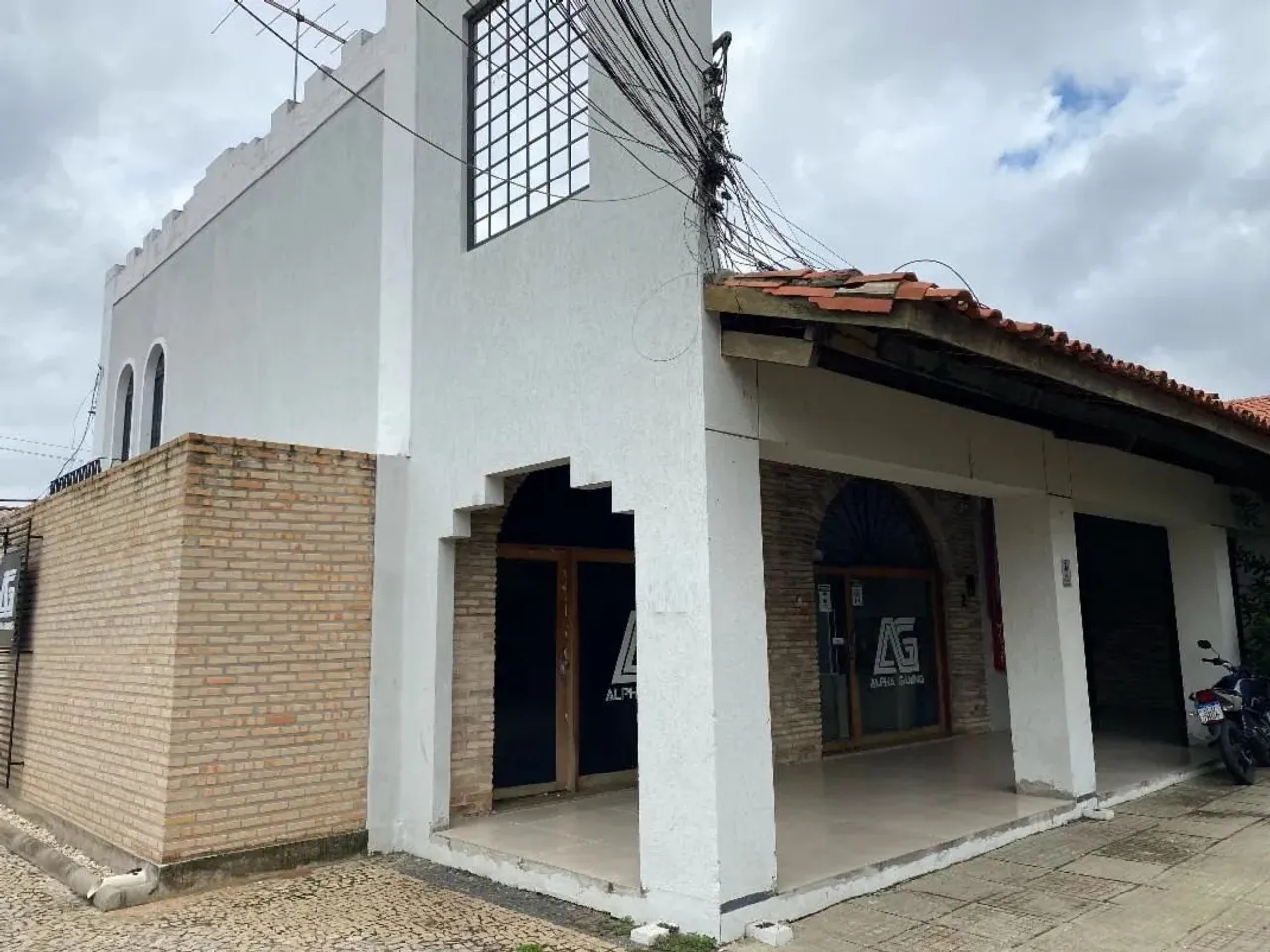 Thailson / Alugo ponto comercial próximo do dogão da Avenida João XXIII