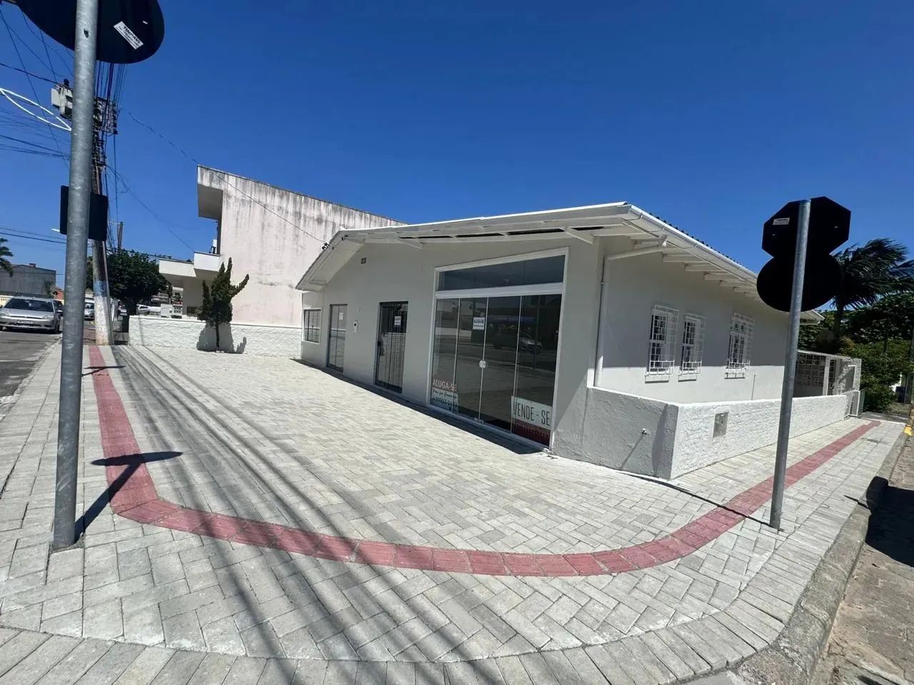 Duas salas comerciais para locação R$2.200,00 no centro de Penha - Foto 3