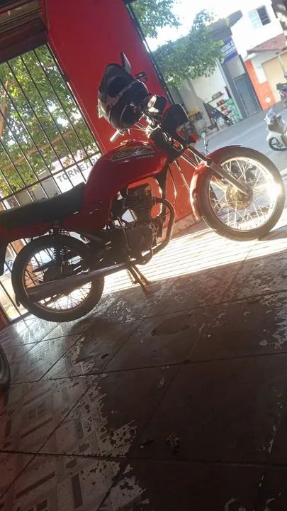 Vendo Titan 97 moto tá top nada pra fazer 25 pago  - Foto 3