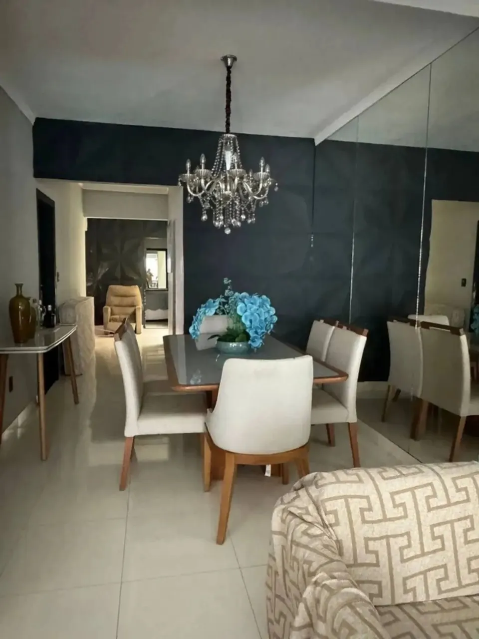 Residência à Venda com 2 Vagas e Área Gourmet Completa no Jabotiana