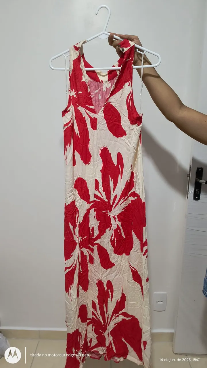 Vestido Longo Estampado Floral Vermelho e Branco