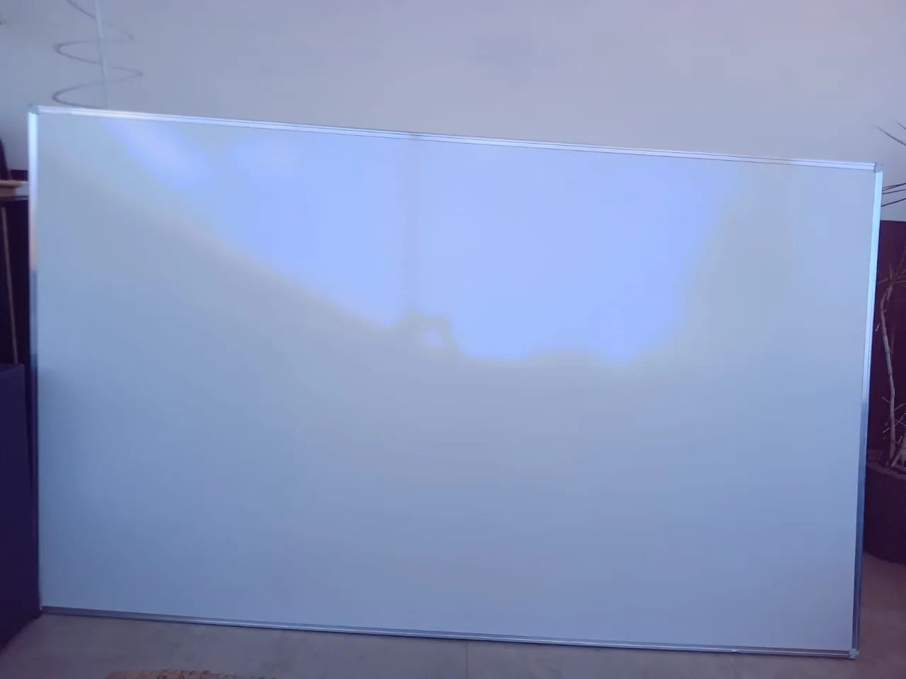 Lousa Quadro Branco Escolar (200 X 120) cm com Moldura em Alumínio Branco.