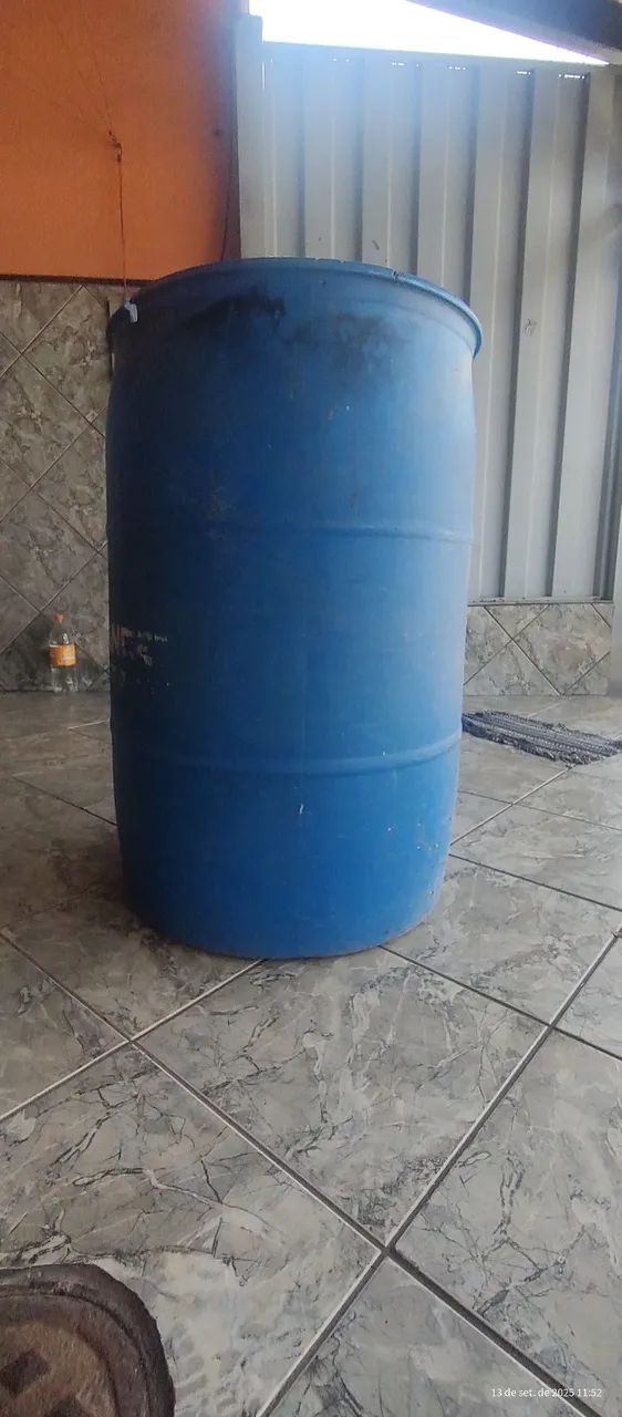 Tambor de plástico 200 litros 