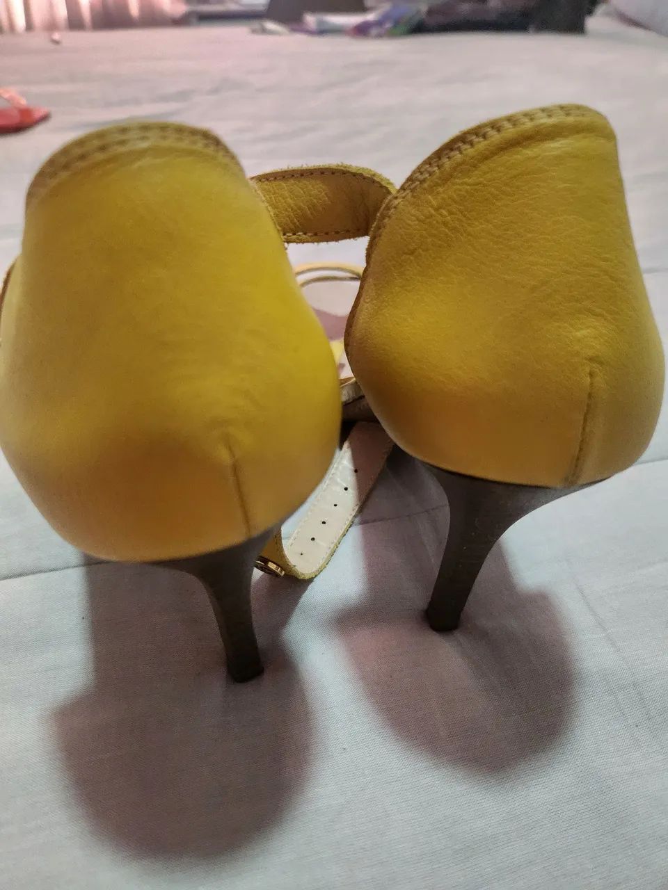 Sandália amarelo Cármen steffens - Foto 3