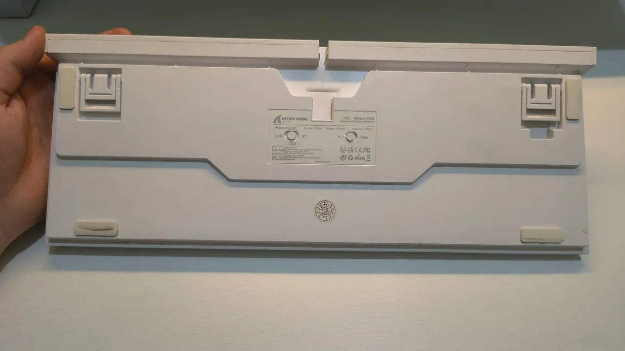 Teclado Mecânico Attack Shark K86, Tela Tft, Rgb, Bluetooth/ switch Gateron amarelo e red - Foto 3