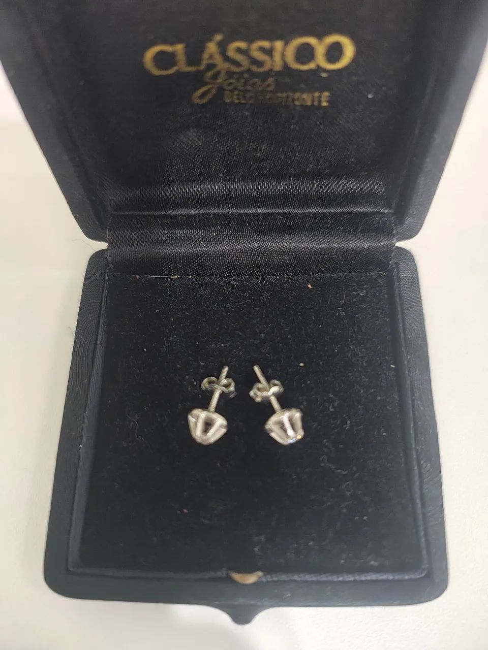 Brinco solitário em Ouro Branco com diamantes  - Foto 2