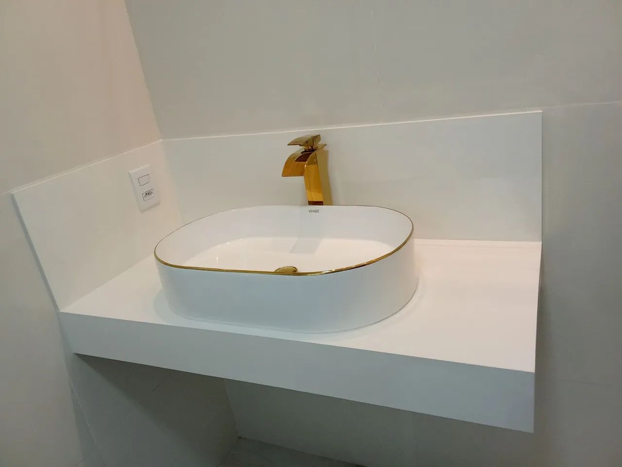 Bancadas de porcelanato para cubas de sobrepor 