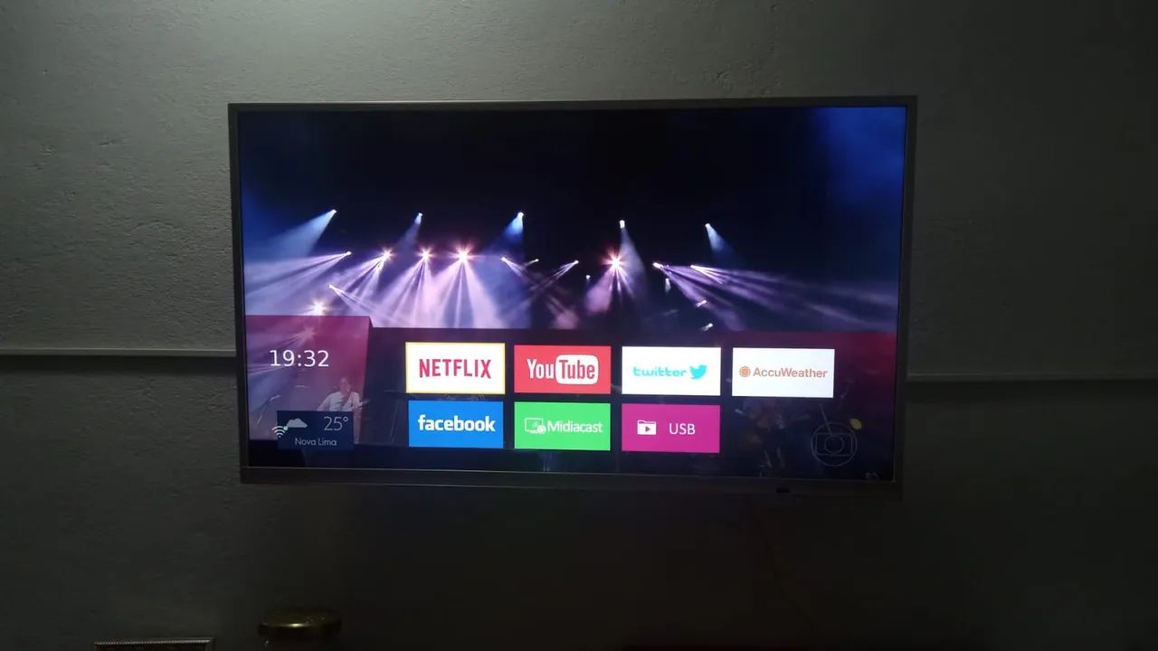 Philco 40-inch Smart TV64303158684035120