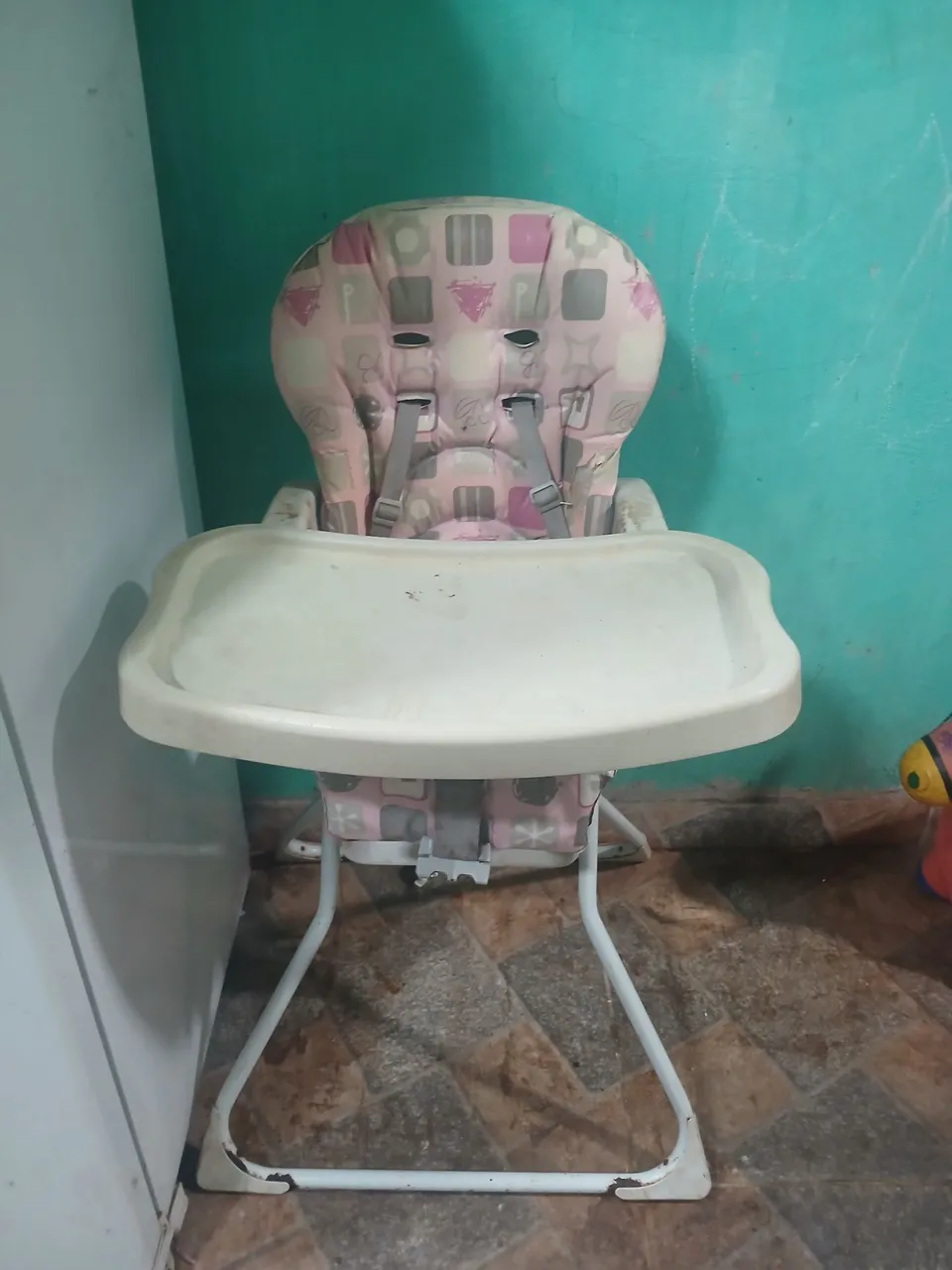 Cadeira Infantil Rosa com Bandeja