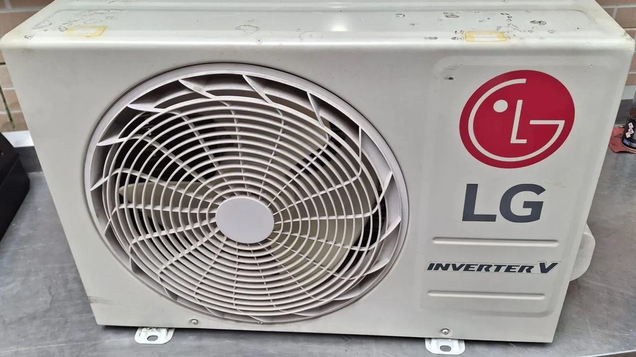 AR CONDICIONADO LG INVERTER 12000 BTUS