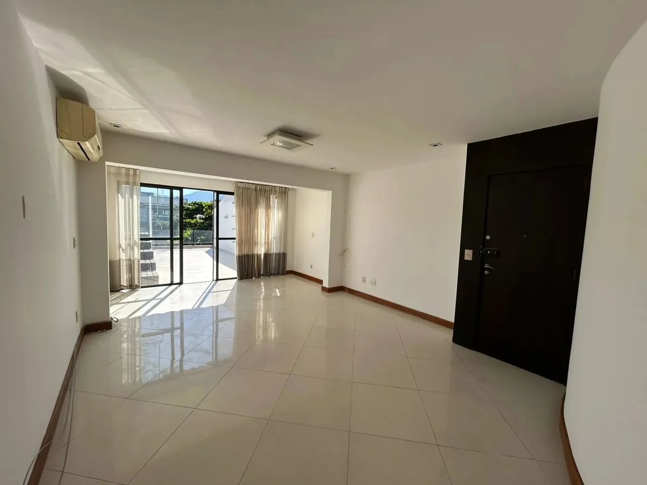 Cobertura Linear 3 quartos para locação no Recreio dos Bandeirantes