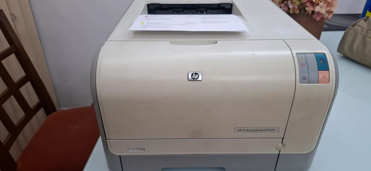 Impressora hp Color laserjet CP1215 usada - Foto 2
