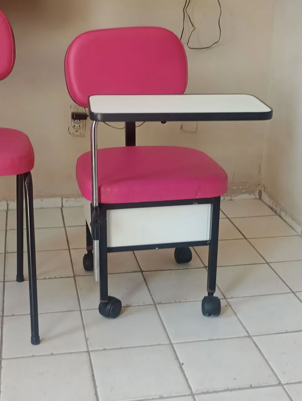 Cadeira manicure  - Foto 2