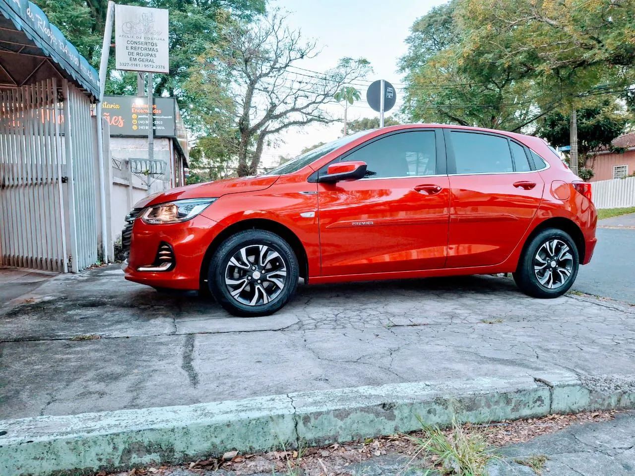 Chevrolet ônix premier hatch 1.0 turbo automático  - Foto 14