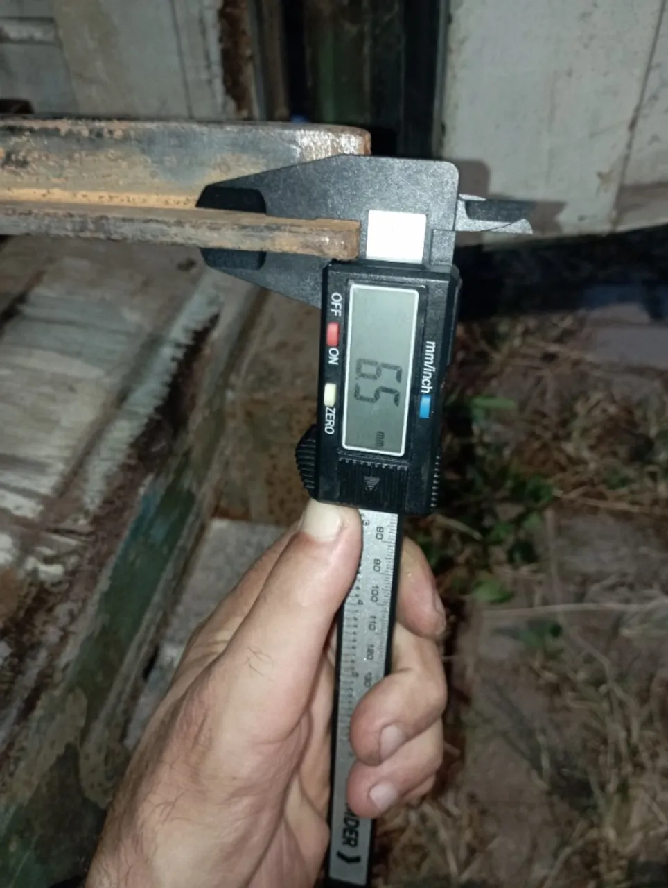  [40% Mais Barato que Loja]  Cantoneira de Ferro 1/4'' (6,35MM) X 1'' (25,4MM) / Economize