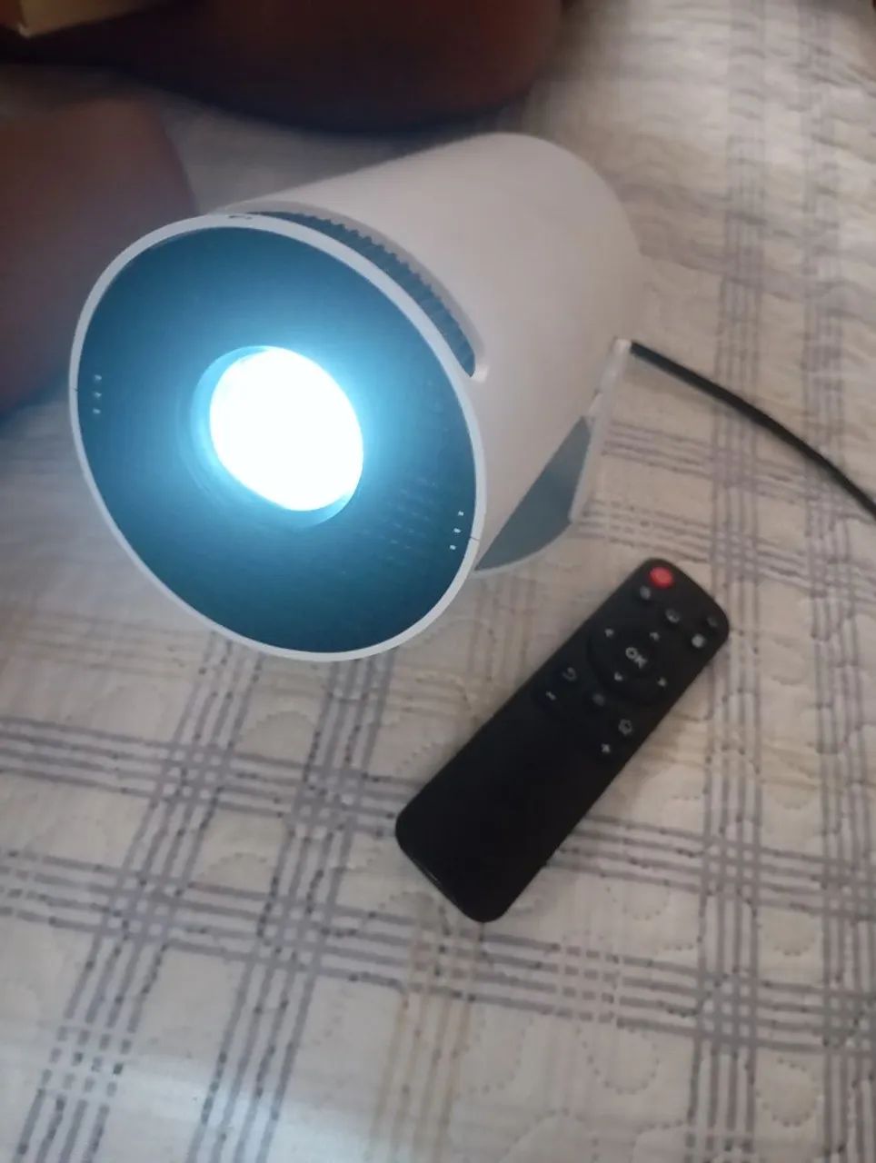 Projetor Portátil Hy300 - USADO - 110/220V - Foto 3