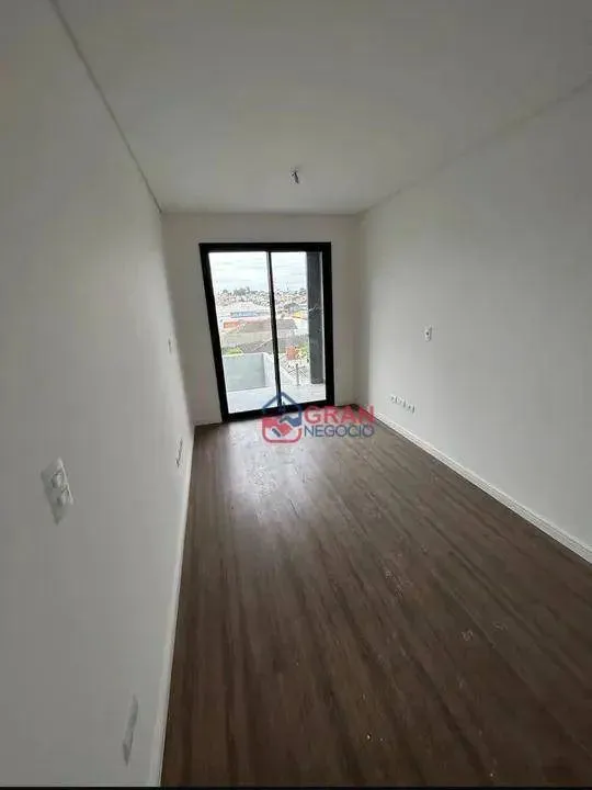 Sobrado com 3 suites à venda no Xaxim