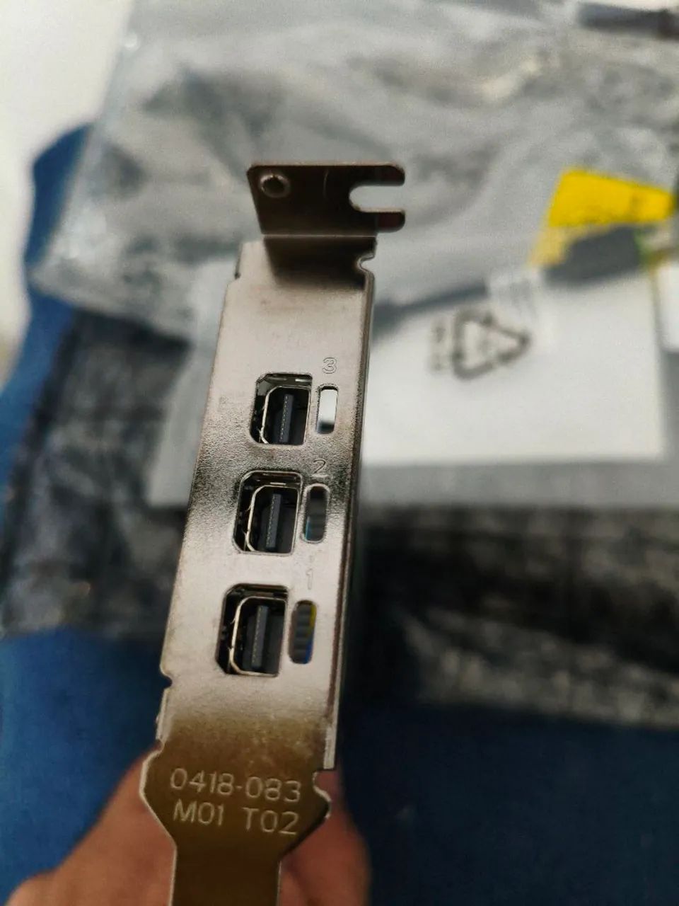 GPU NVidia t400 4gb gddr6  - Foto 3
