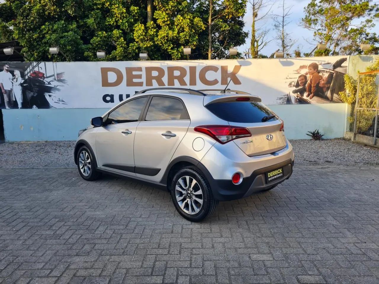 Hyundai HB20X Premium 1.6 Flex 16V Aut. 2017 - Foto 4