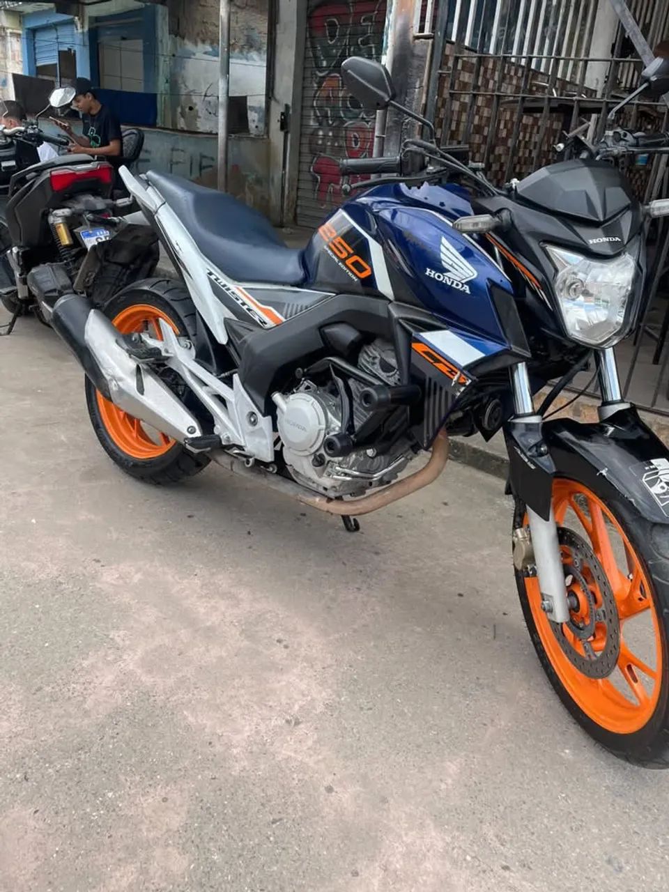 CB TWISTER 250  - Foto 4