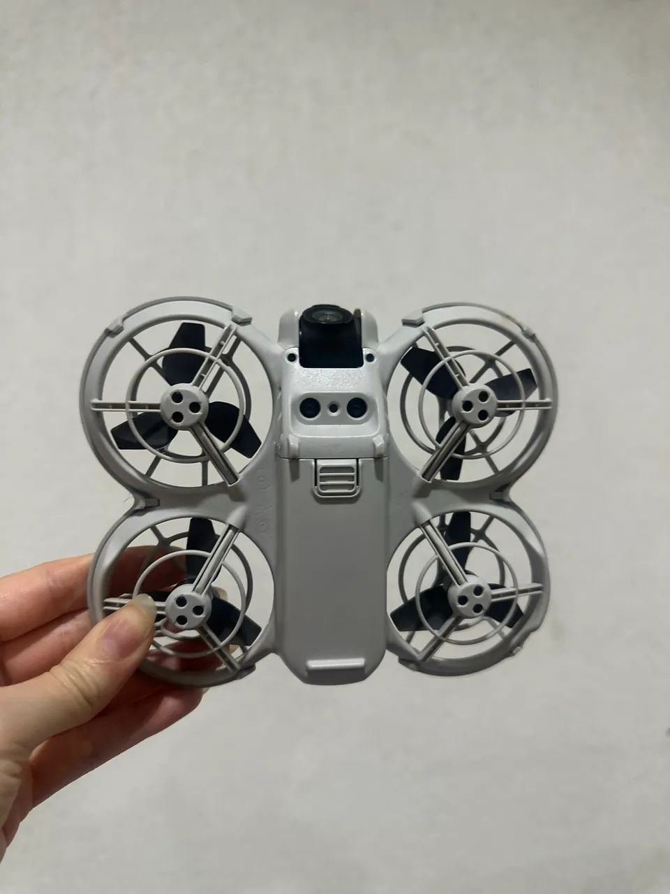     Drone DJI Neo Semi Novo - Completo e Pronto para Voar