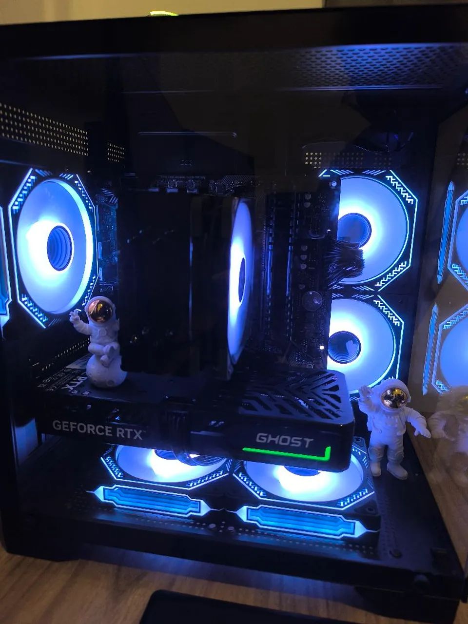 PC Gamer Ryzen 7 5700X + RTX 5060 + 32GB RAM + SSD 1TB + Mouse