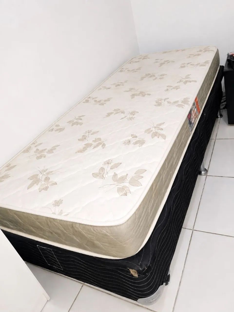 VENDO CAMA SOLTEIRO BAU COM COLCHÃO 